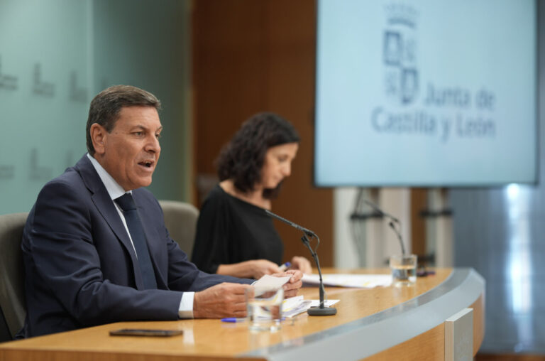 Rueda de prensa sobre ayudas para el carnet de conducir en 2026