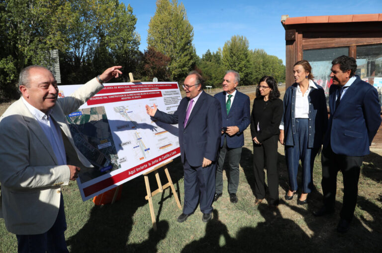 Funcionarios presentan mejoras en los accesos a Grijota con glorietas