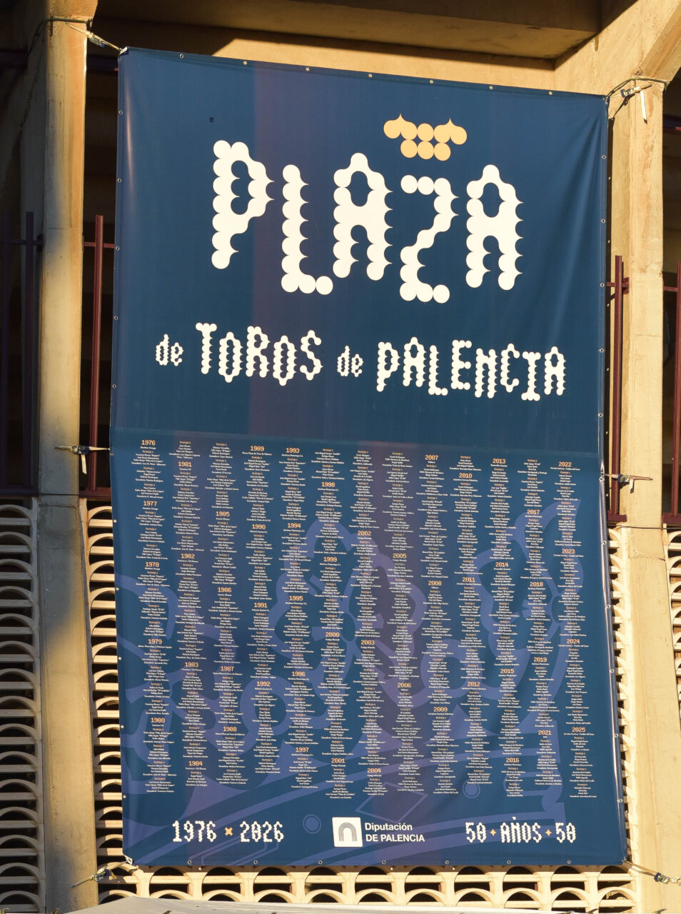 Lona conmemorativa del 50 aniversario de la Plaza de Toros de Palencia