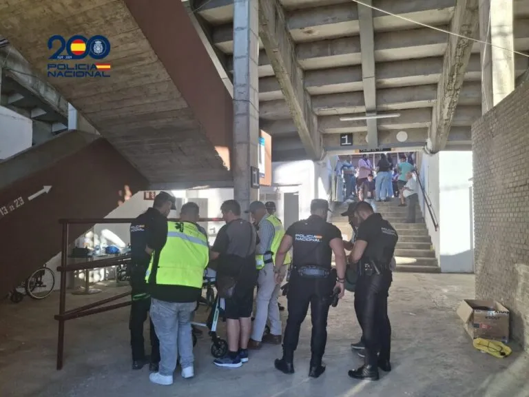 Agentes de la Policía Nacional durante las fiestas de San Antolín en Palencia