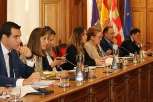 Reunión del Ayuntamiento de Palencia sobre la moción de apoyo a Ceuta