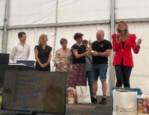 Entrega de premio a Miel El Camino en la feria apícola de Palencia