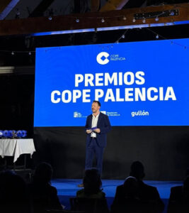 Presentador en la gala de los Premios COPE Palencia 2026