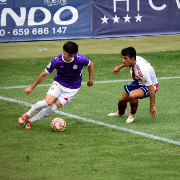 Jugadores del Palencia Cristo Atlético en un partido de fútbol