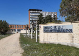 Entrada del edificio de los Misioneros Combonianos en Palencia