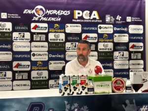 Chuchi Jorques en rueda de prensa tras el partido del Palencia Cristo Atlético