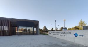 Fachada de la Unidad de Radioterapia del Hospital Río Carrión en Palencia