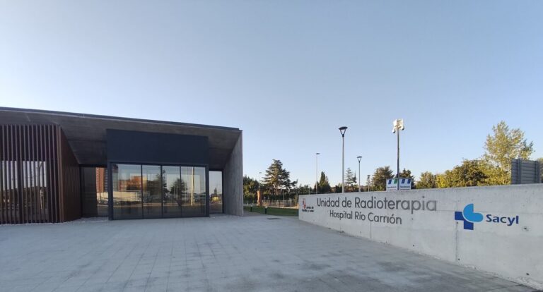 Fachada de la Unidad de Radioterapia del Hospital Río Carrión en Palencia