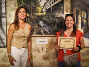 Zara García Saiz recibiendo premio en el Certamen Nacional de Pintura Rápida