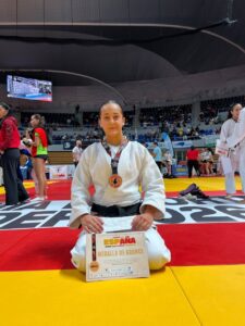 Ariadna de la Gala con medalla de bronce en judo