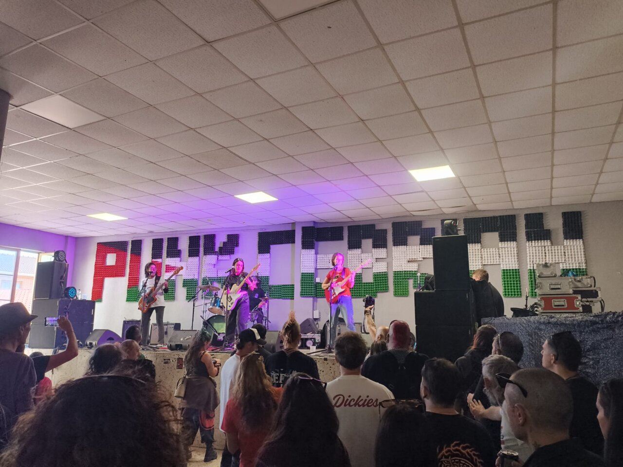 Concierto en el festival Punk Cebrián en San Cebrián de Campos
