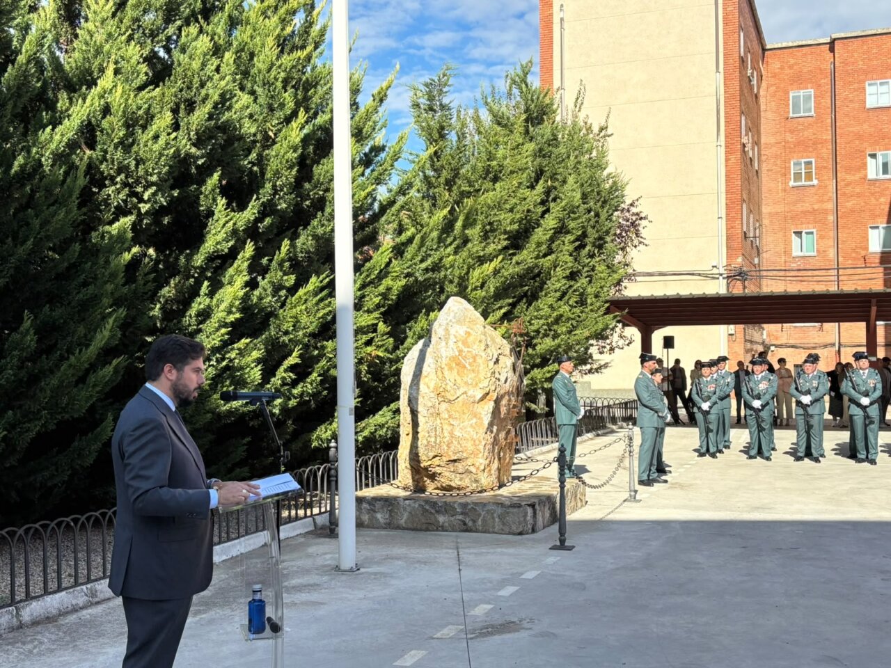 Ceremonia de la Guardia Civil en la festividad del Pilar en Palencia