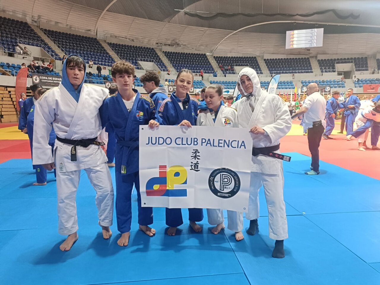 Ariadna de la Gala y Sara Castillejo en el podio de judo