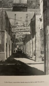 Dibujo en blanco y negro de la Calle Mayor en Palencia