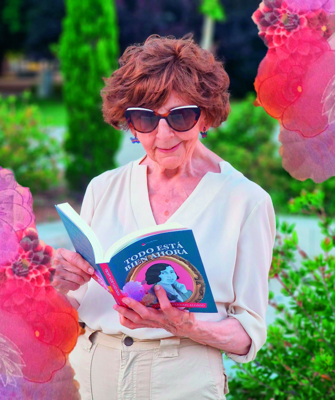 Mujer leyendo un libro titulado Todo está bien ahora en un jardín