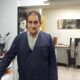Francisco Javier Pascual en su taller de cuchillería en Palencia