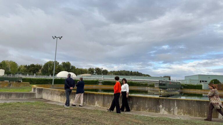 Visita a la ecofactoría de Palencia durante un proyecto de investigación