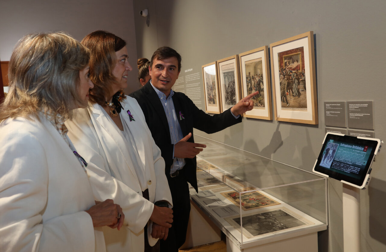 Presentación de la exposición sobre el sufragio femenino en Palencia