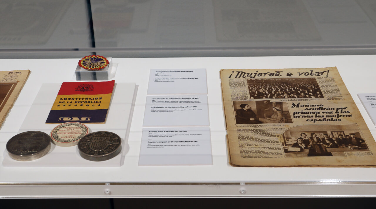 Objetos de la exposición sobre el sufragio femenino en Palencia