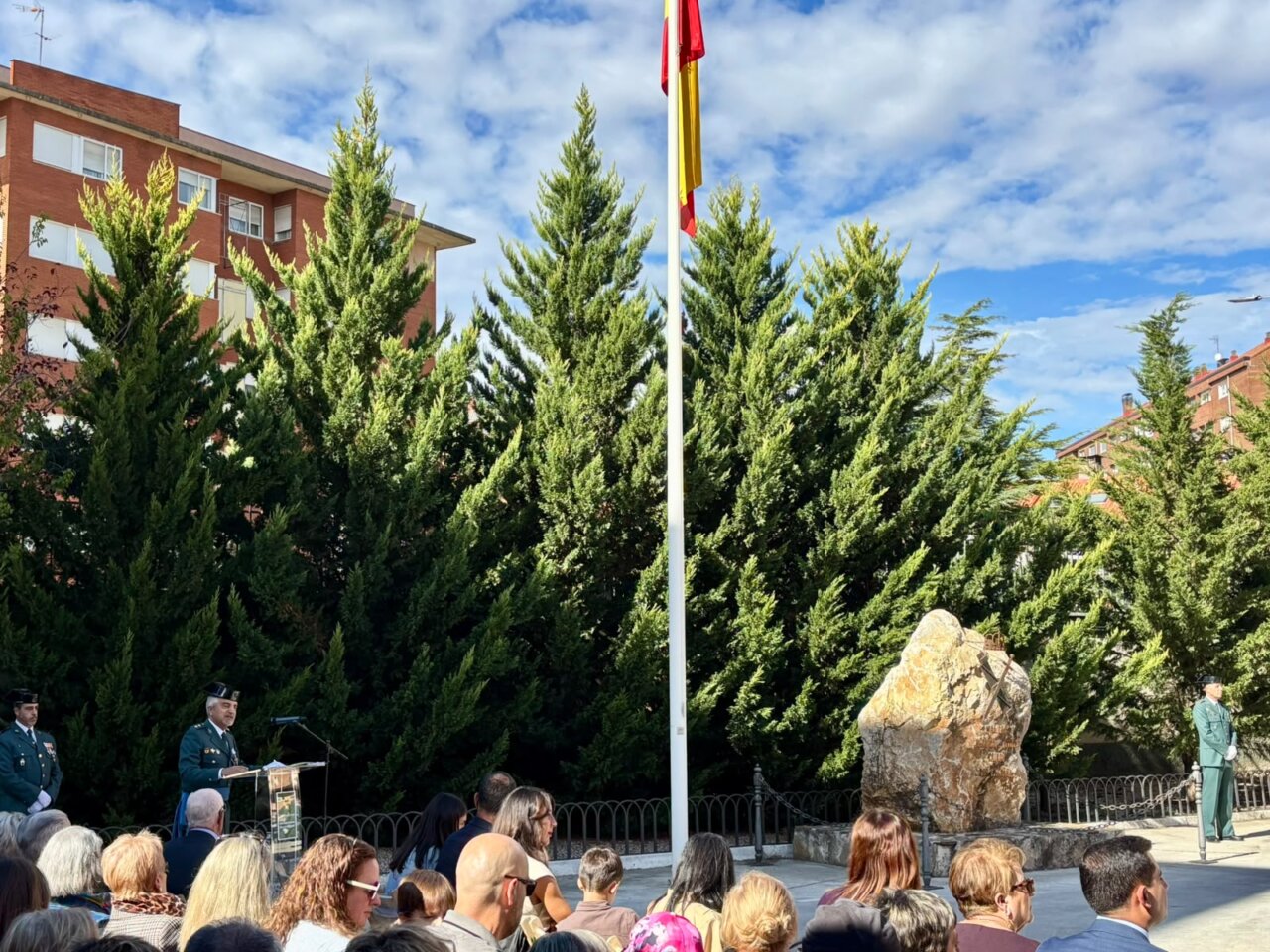Acto de la Guardia Civil durante la festividad del Pilar en Palencia