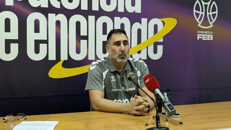 Gonzalo Rodríguez durante la rueda de prensa tras el partido