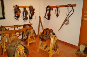 Herramientas y aperos de labranza en el museo etnográfico de Autilla del Pino