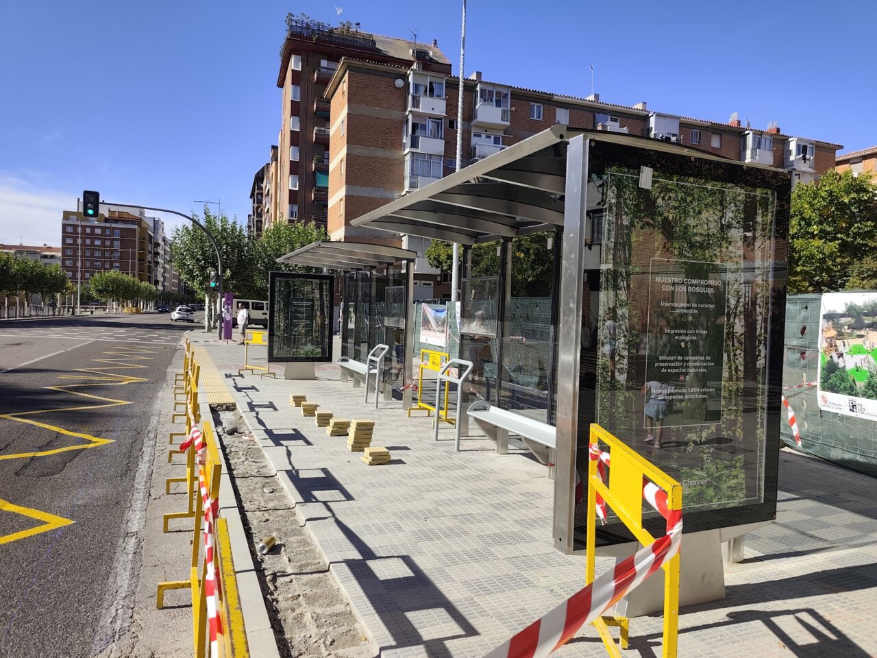 Nueva marquesina de autobús en la Plaza Rabi Sem Tob de Palencia
