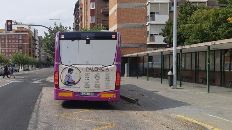Marquesina de autobús en la Plaza Rabi Sem Tob de Palencia