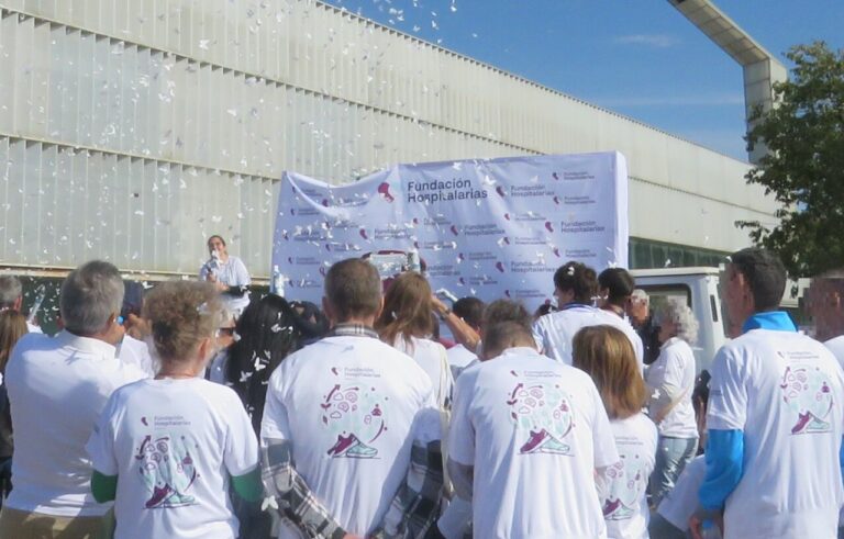 Participantes en la marcha por la salud mental en Palencia
