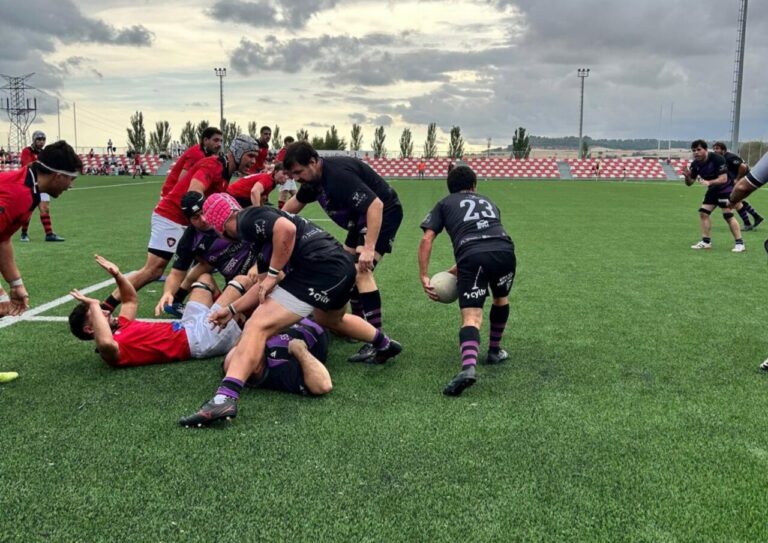 Jugadores del Silicius Palencia Rugby Club en un partido de rugby