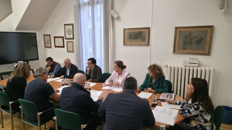Reunión de la Diputación de Palencia sobre subvenciones educativas